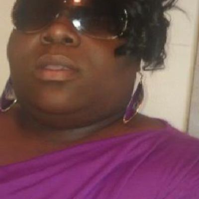 Dating profile of Roxanne